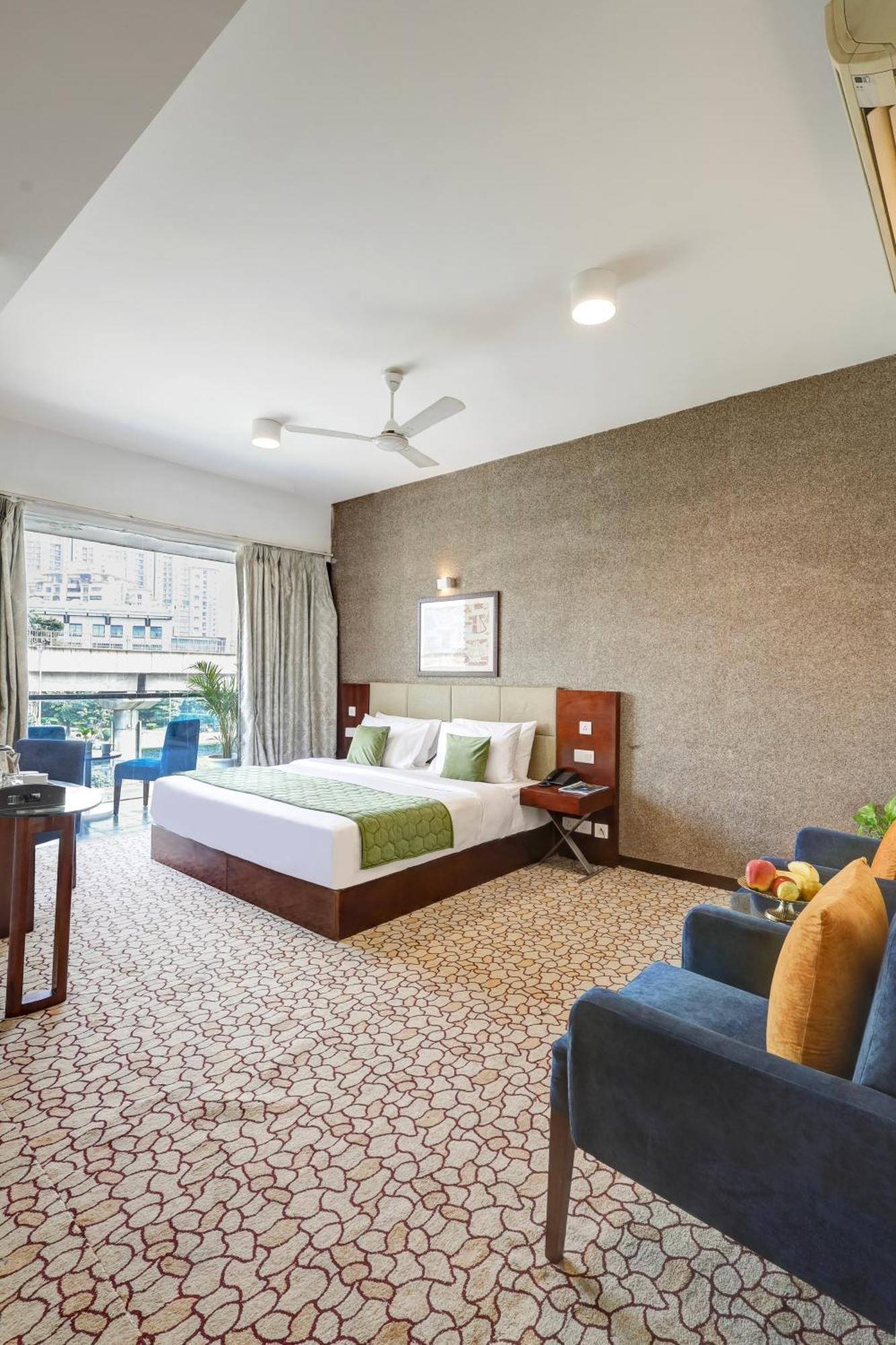 Hotel 91 Golf Course Road Гургаон Экстерьер фото