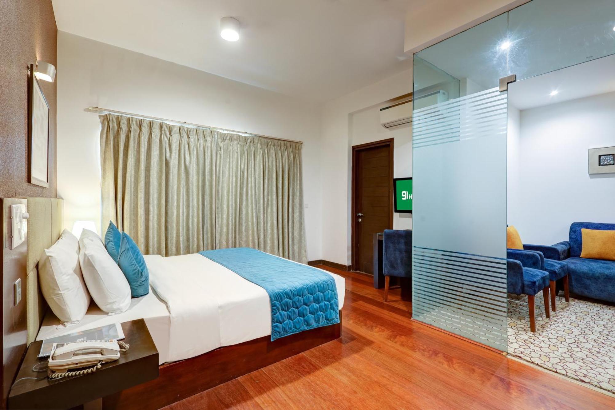 Hotel 91 Golf Course Road Гургаон Экстерьер фото