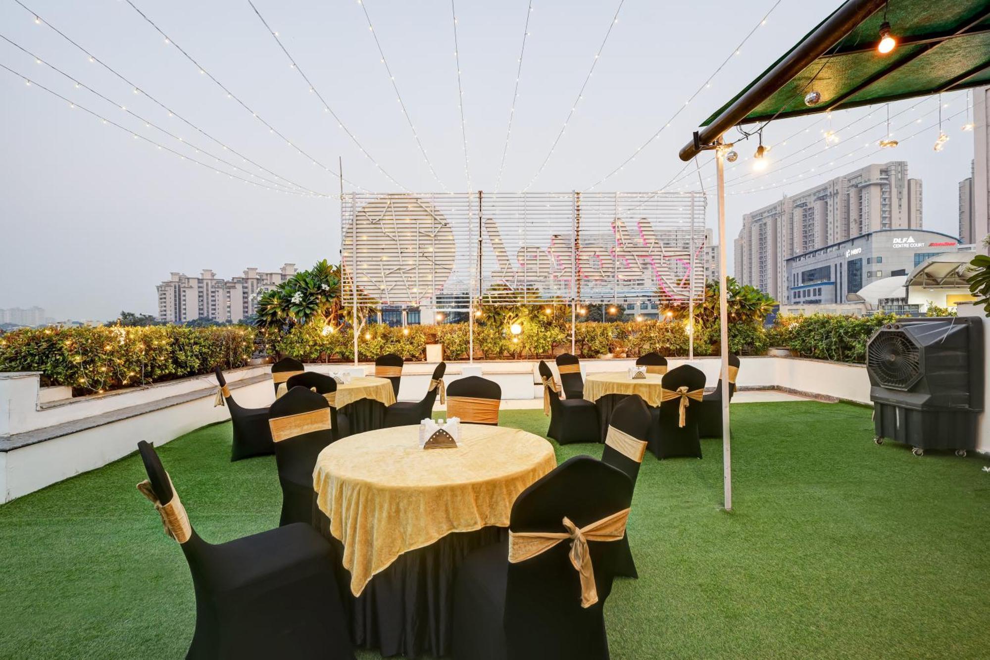 Hotel 91 Golf Course Road Гургаон Экстерьер фото