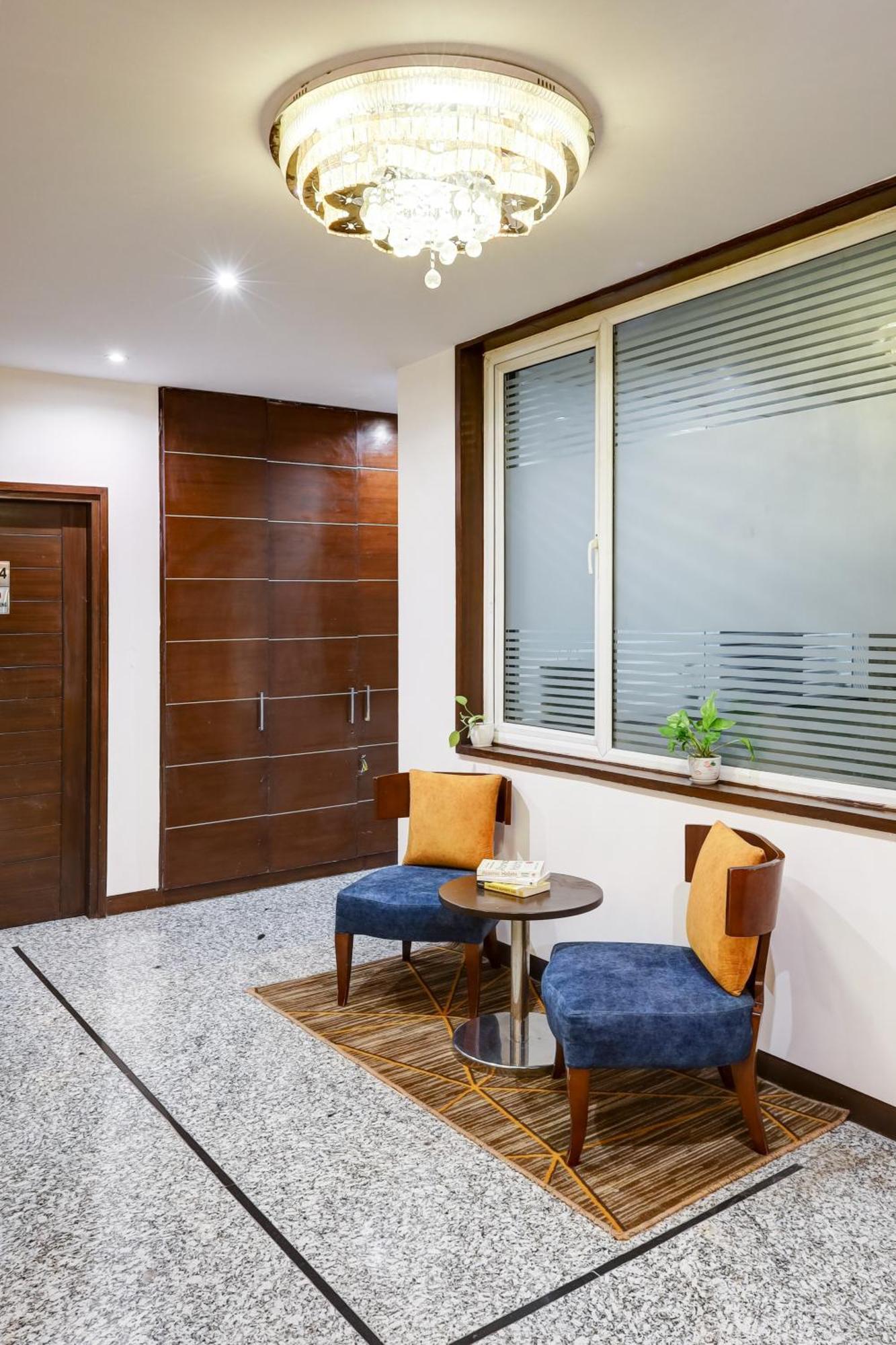 Hotel 91 Golf Course Road Гургаон Экстерьер фото